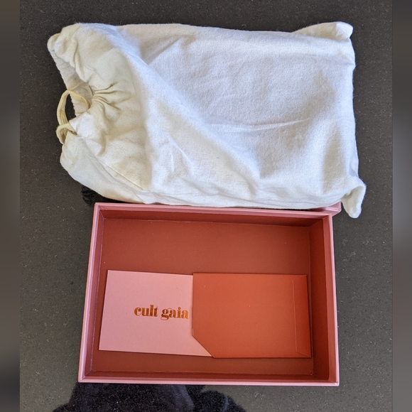 NIB Cult Gaia GAIA'S ARK PHONE Acrylic CROSSBODY Bag in Pearl-$248 - Picture 7 of 16